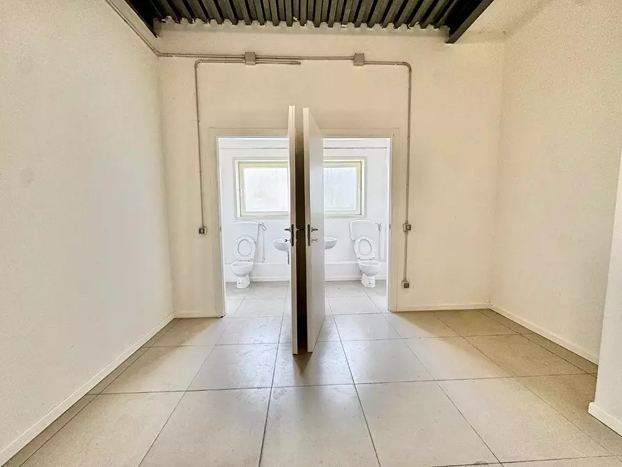 Immagine 8 di Capannone industriale in affitto  a Casciana Terme Lari