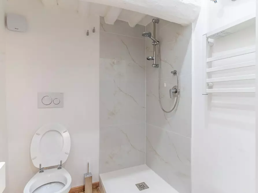 Immagine 16 di Appartamento in vendita  a Empoli