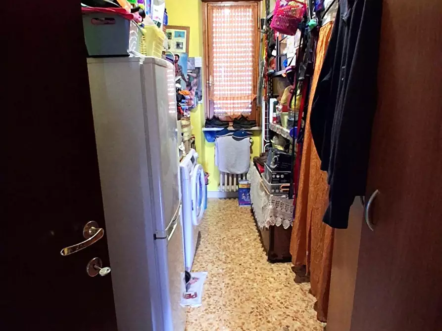 Immagine 5 di Villa in vendita  a Lucca