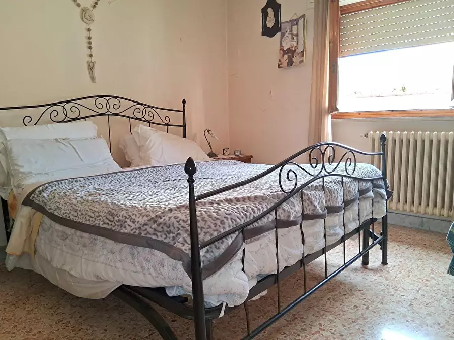 Immagine 23 di Villa in vendita  a Lucca