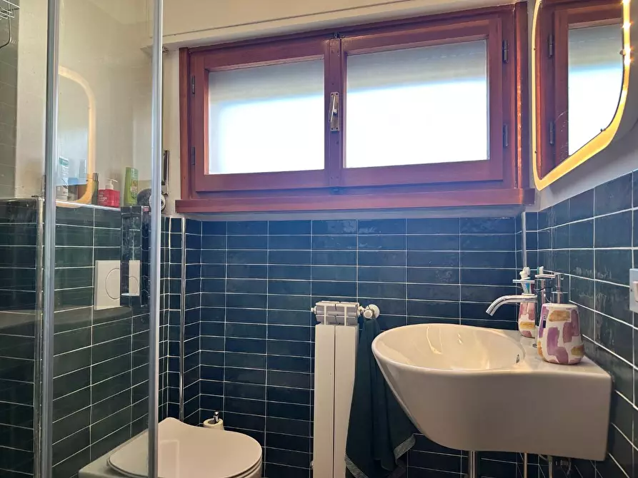 Immagine 15 di Appartamento in vendita  a Rosignano Marittimo