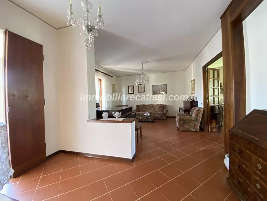 Immagine 4 di Casa bifamiliare in vendita  a Carmignano