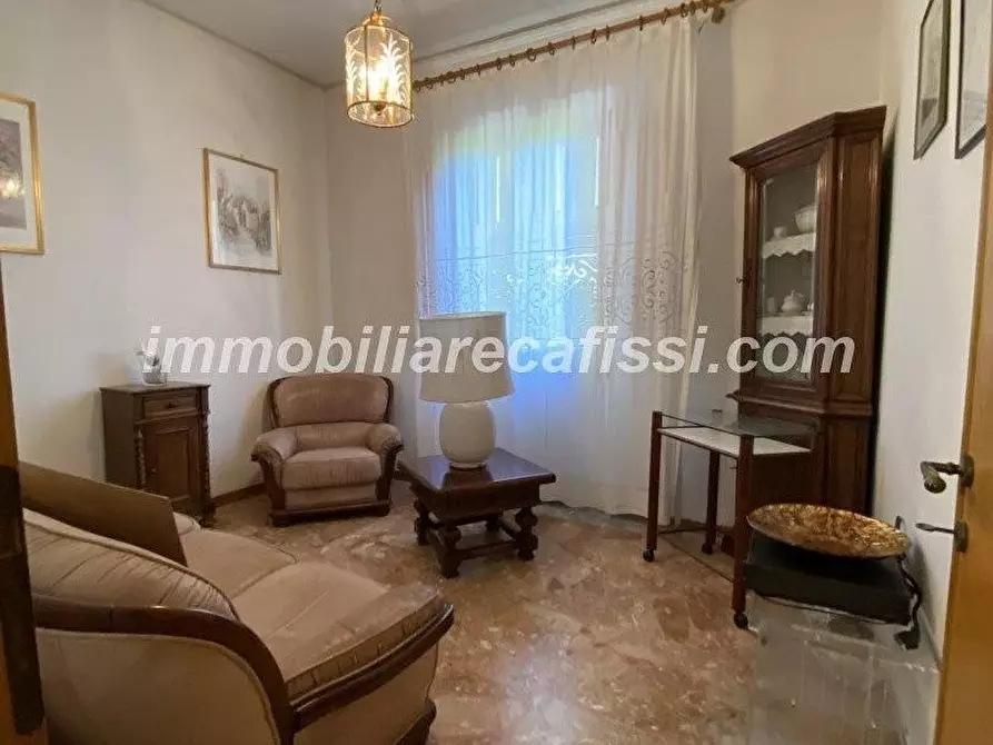 Immagine 21 di Casa bifamiliare in vendita  a Carmignano
