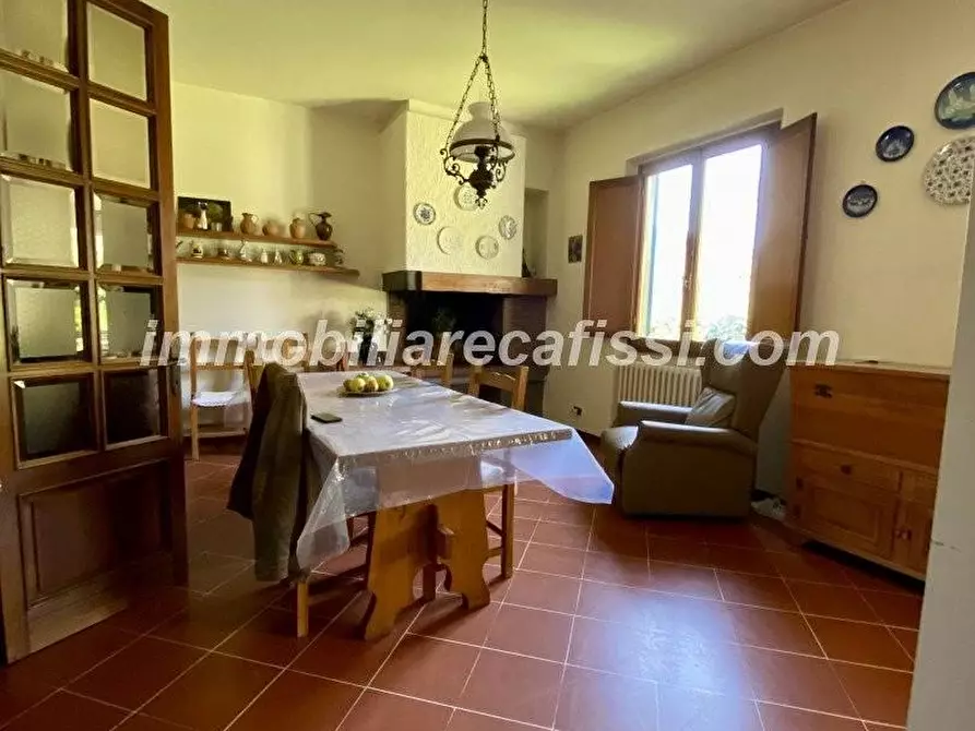 Immagine 8 di Casa bifamiliare in vendita  a Carmignano