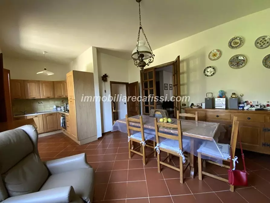 Immagine 10 di Casa bifamiliare in vendita  a Carmignano