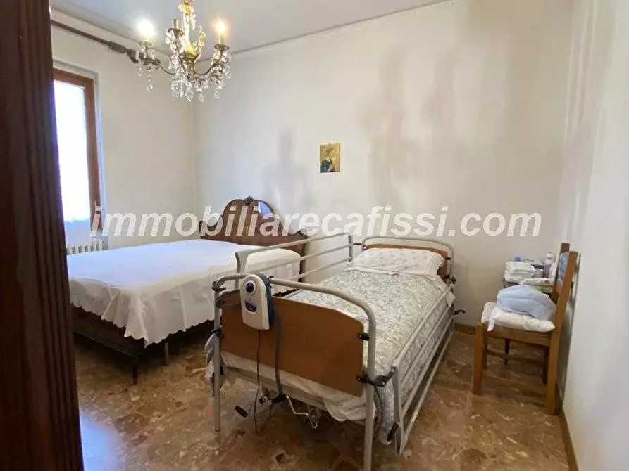 Immagine 16 di Casa bifamiliare in vendita  a Carmignano