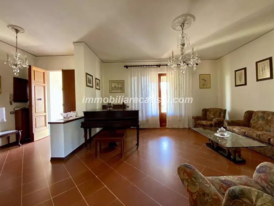 Immagine 6 di Casa bifamiliare in vendita  a Carmignano