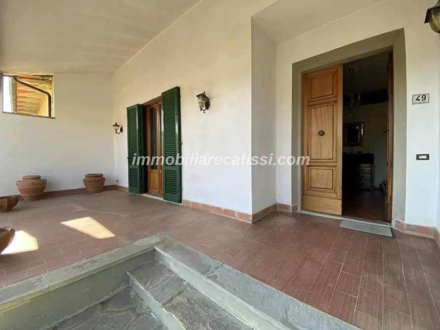 Immagine 2 di Casa bifamiliare in vendita  a Carmignano