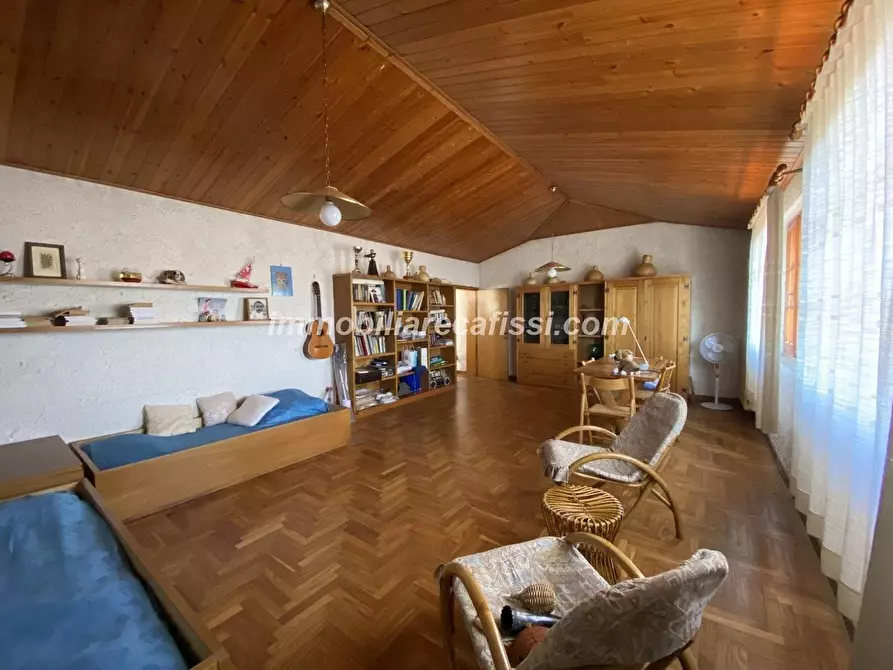 Immagine 30 di Casa bifamiliare in vendita  a Carmignano