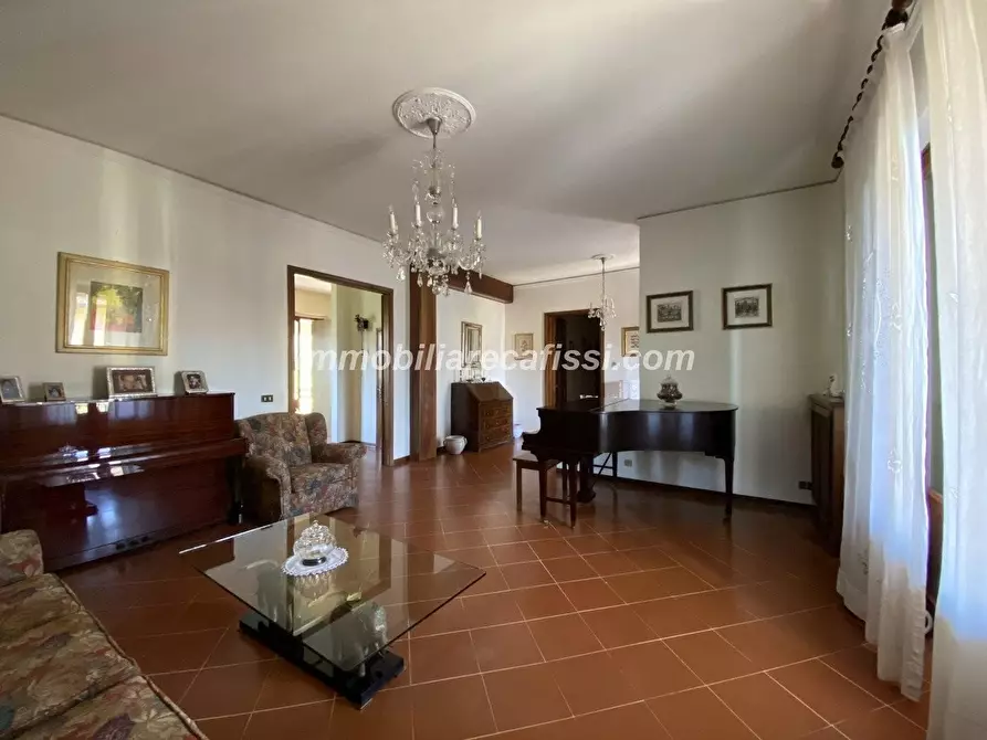 Immagine 7 di Casa bifamiliare in vendita  a Carmignano