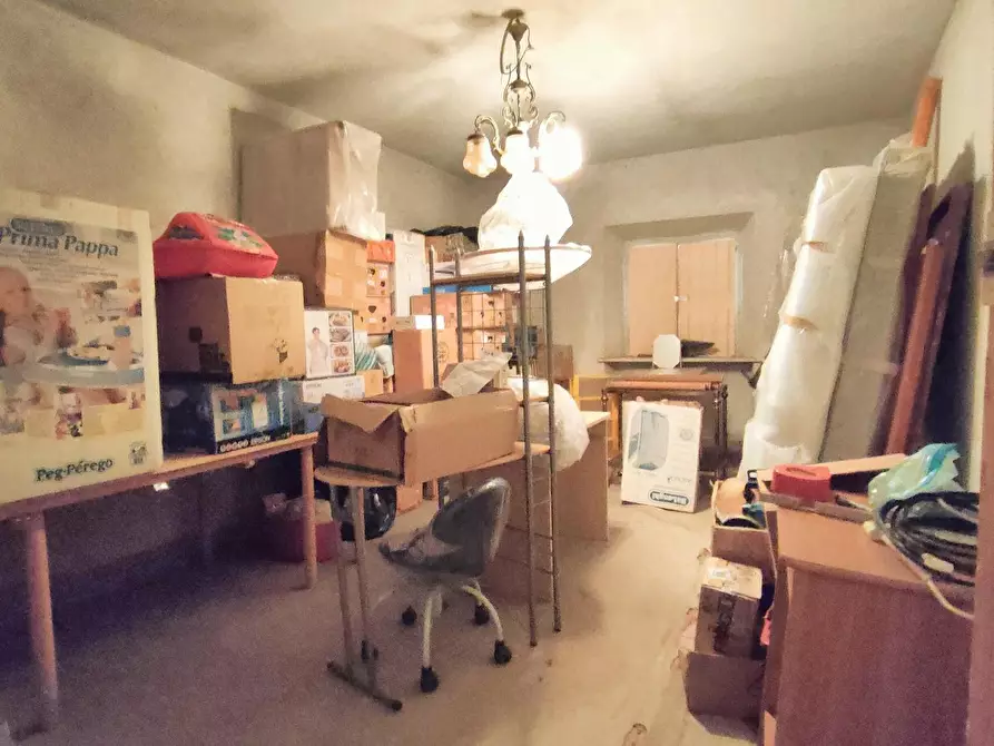 Immagine 40 di Casa colonica in vendita  a Calci