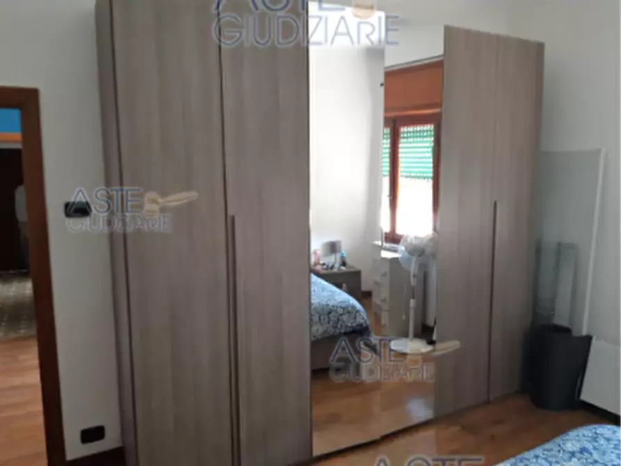 Immagine 5 di Appartamento in vendita  a Livorno