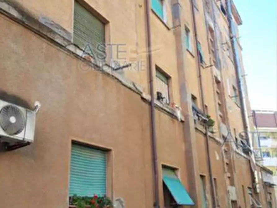 Immagine 2 di Appartamento in vendita  a Livorno