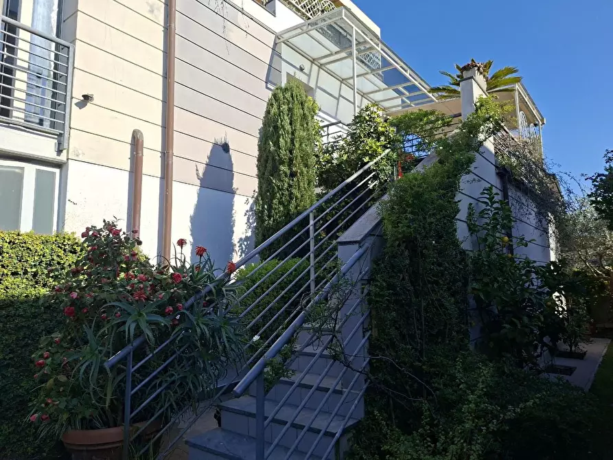 Immagine 1 di Appartamento in vendita  a Camaiore