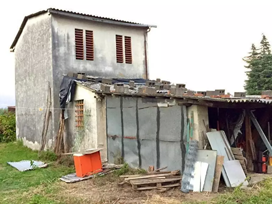 Immagine 1 di Rustico / casale in vendita  a Lucca