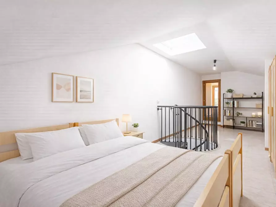 Immagine 12 di Mansarda in vendita  a Roma