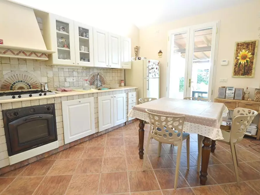 Immagine 10 di Villa in vendita  a Capannori