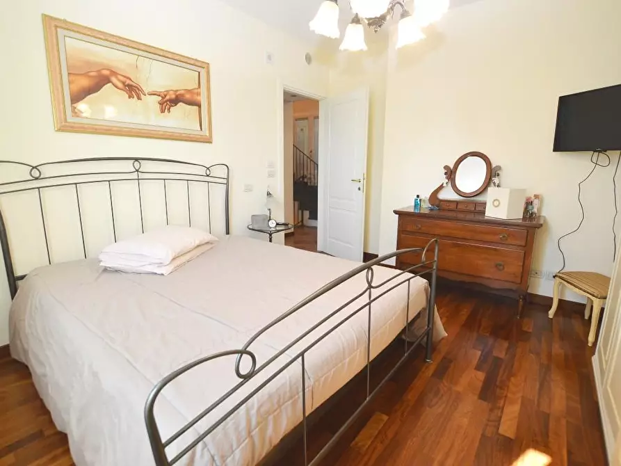 Immagine 14 di Villa in vendita  a Capannori