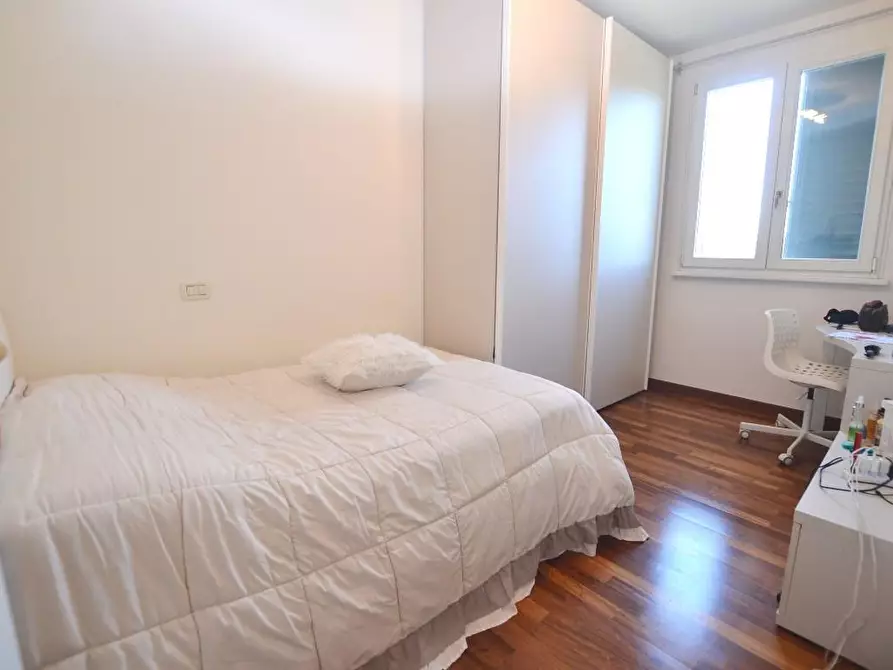 Immagine 17 di Villa in vendita  a Capannori