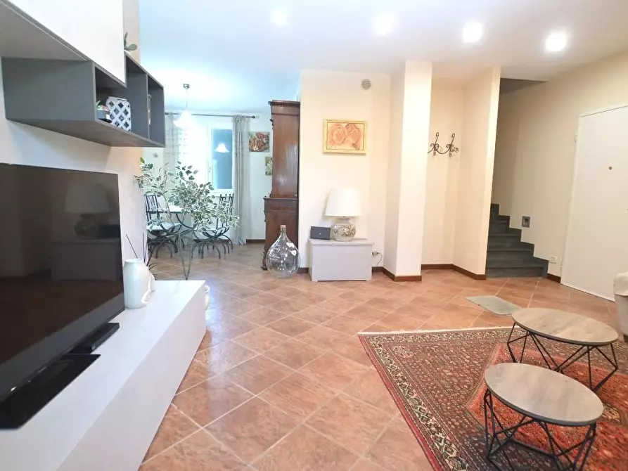 Immagine 7 di Villa in vendita  a Capannori