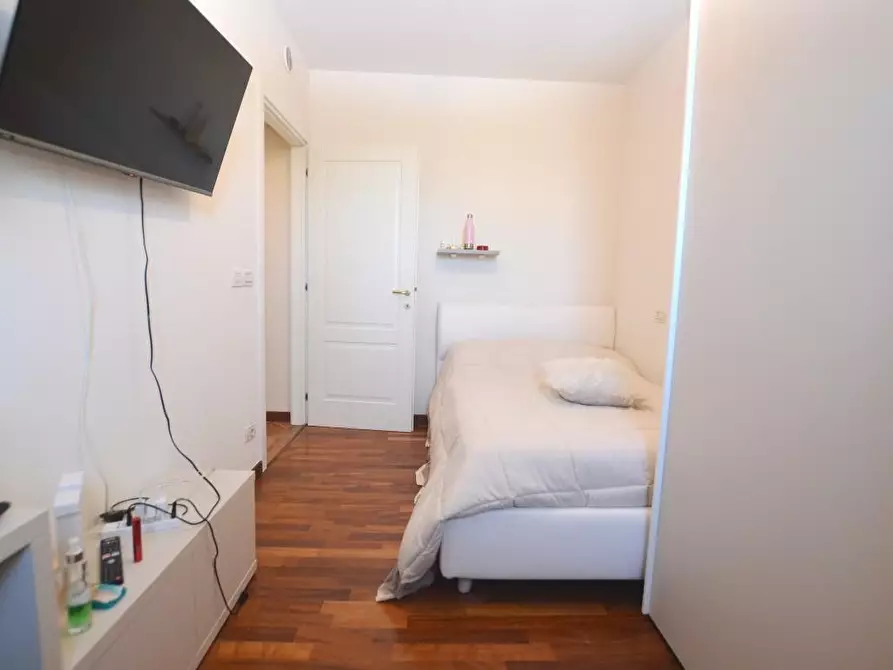 Immagine 18 di Villa in vendita  a Capannori