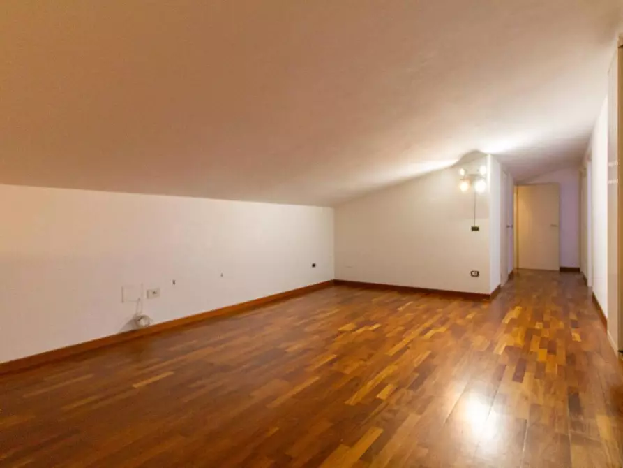 Immagine 23 di Terratetto in vendita  a Cascina