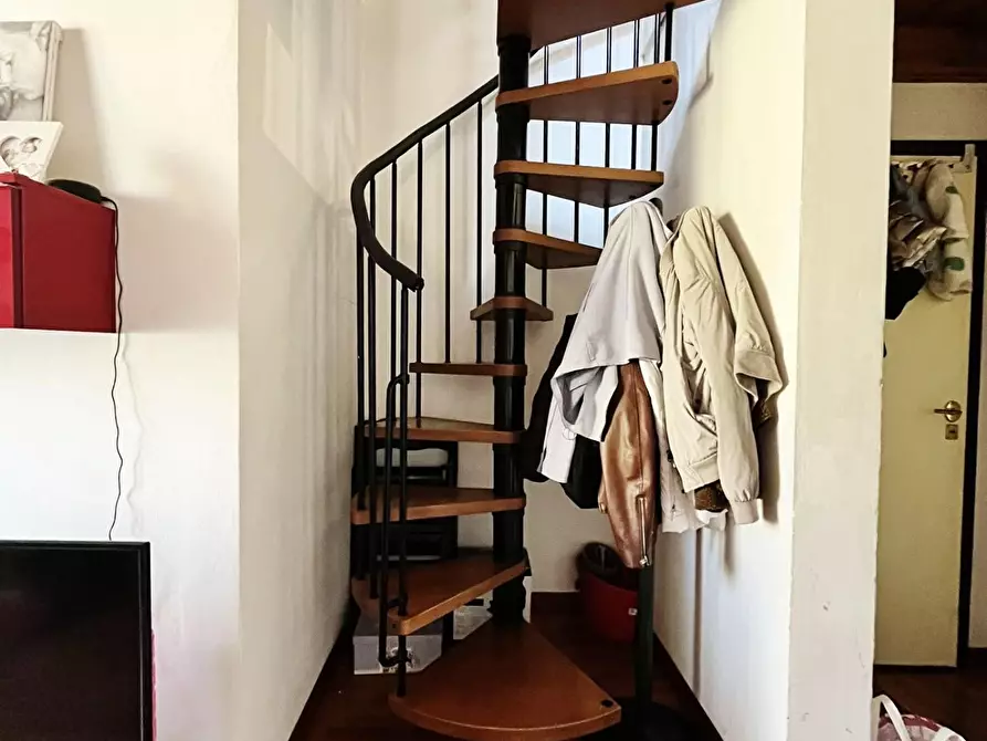 Immagine 5 di Appartamento in vendita  a Livorno