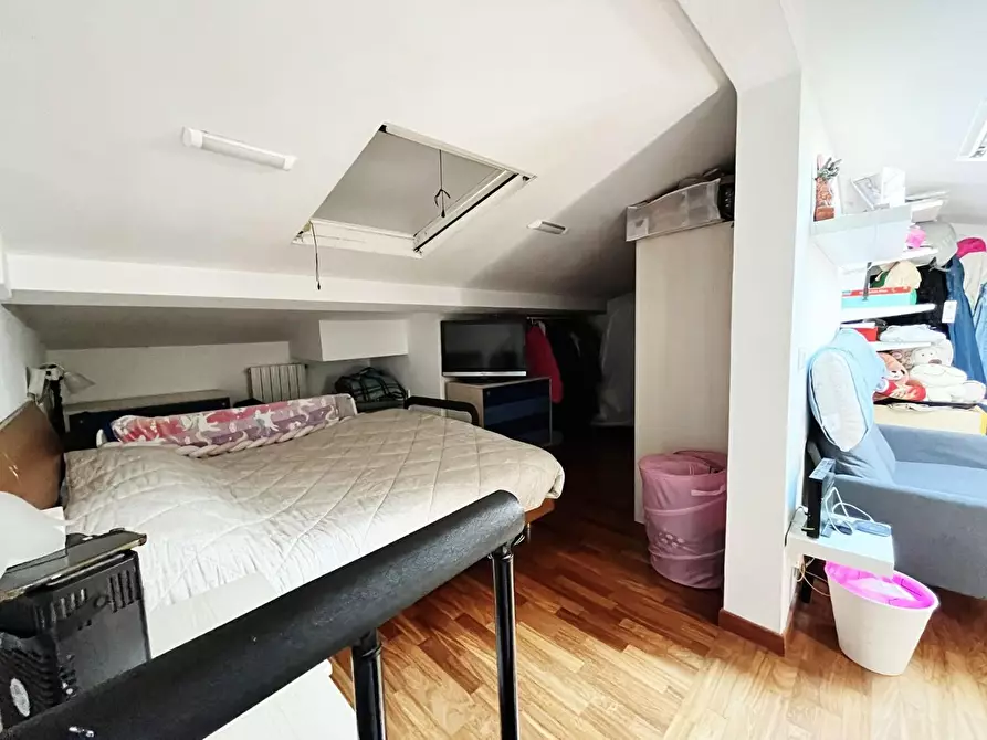 Immagine 10 di Appartamento in vendita  a Livorno