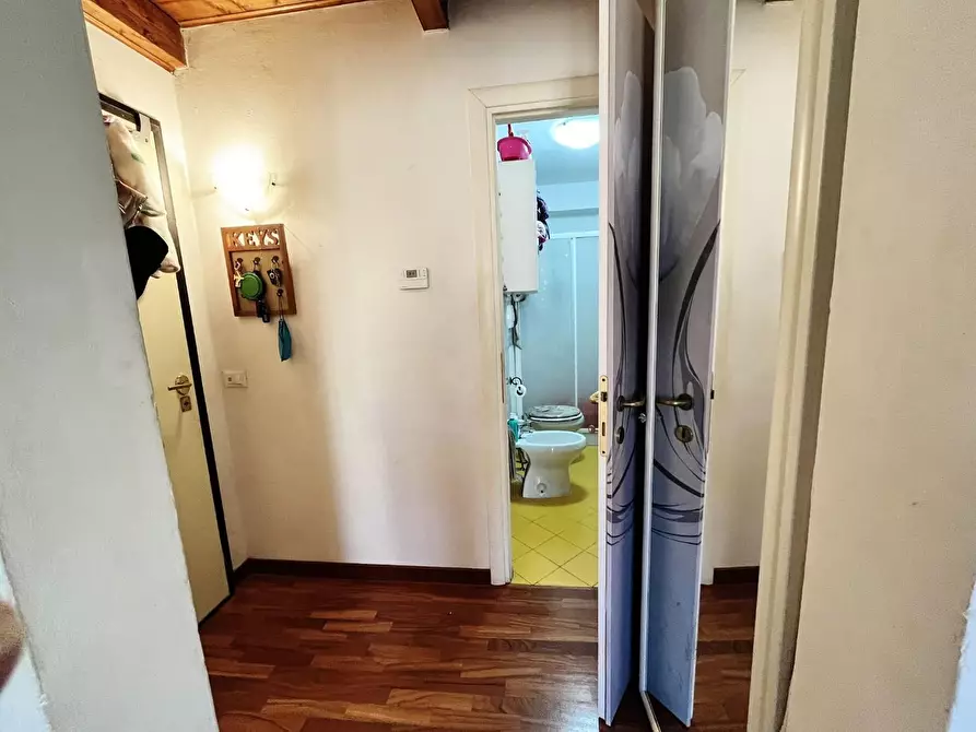 Immagine 9 di Appartamento in vendita  a Livorno