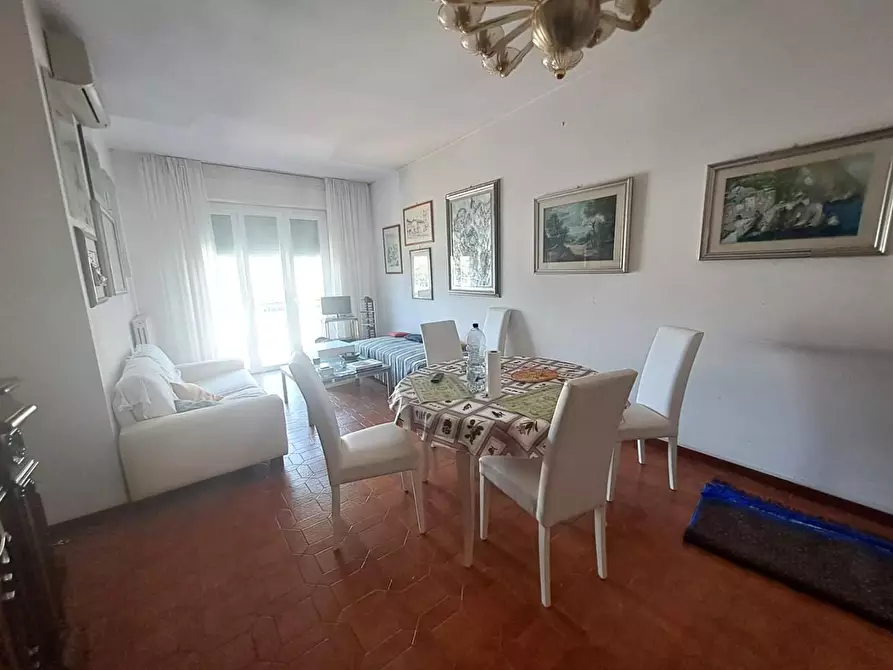 Immagine 3 di Appartamento in affitto  a Carrara