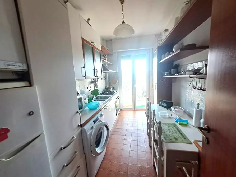 Immagine 4 di Appartamento in affitto  a Carrara