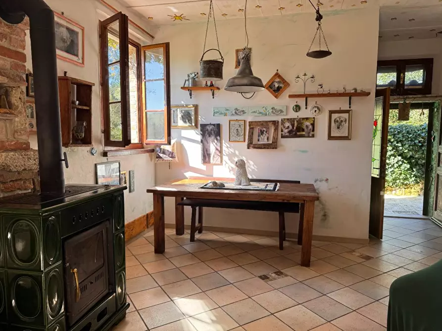 Immagine 6 di Villa in vendita  a Asciano