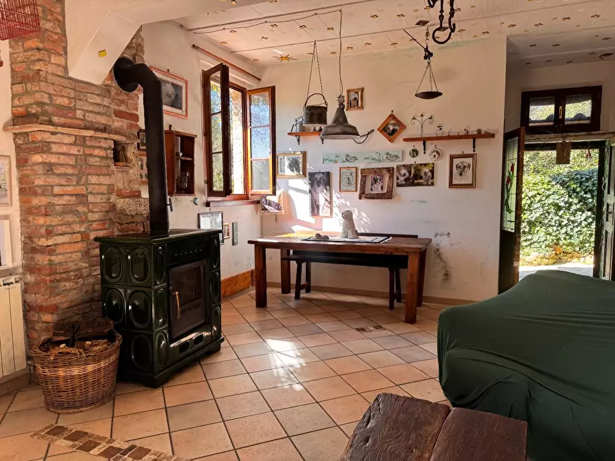 Immagine 10 di Villa in vendita  a Asciano