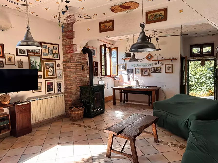 Immagine 11 di Villa in vendita  a Asciano