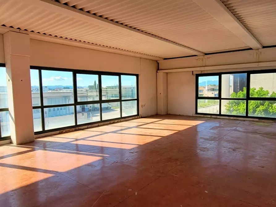 Immagine 1 di Attività artigianale in vendita  a Casciana Terme Lari