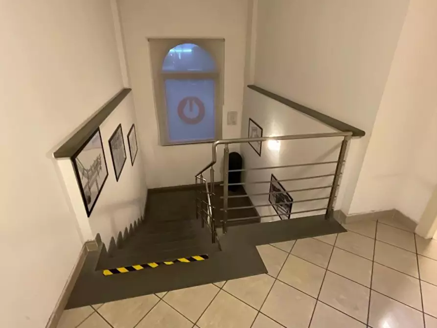 Immagine 15 di Attività artigianale in vendita  a Calcinaia