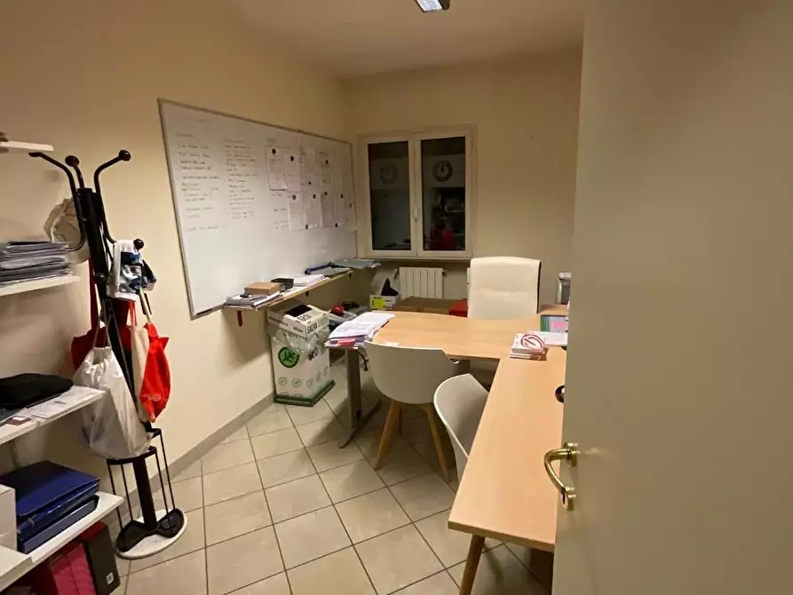 Immagine 18 di Attività artigianale in vendita  a Calcinaia