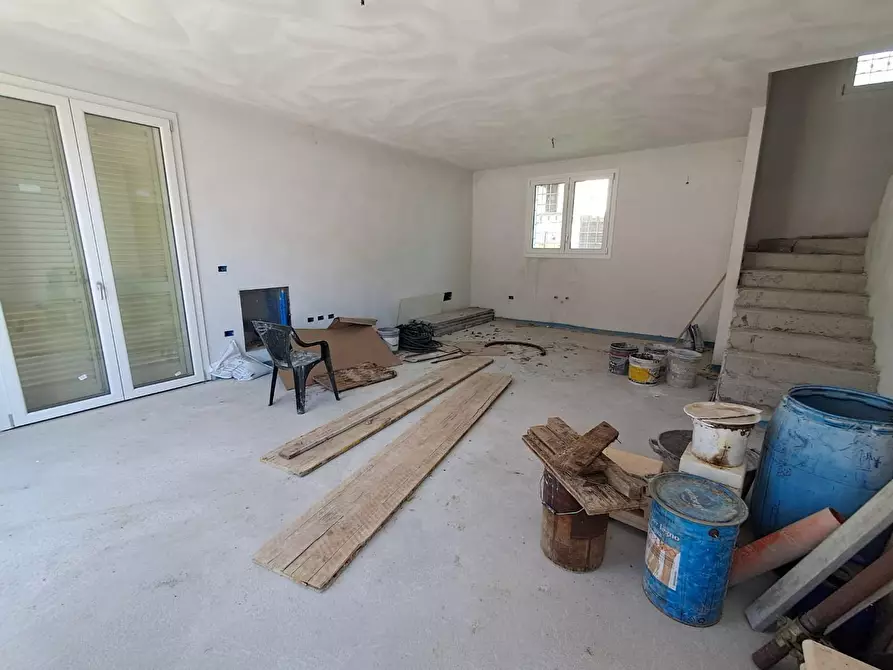 Immagine 2 di Casa bifamiliare in vendita  a Bientina