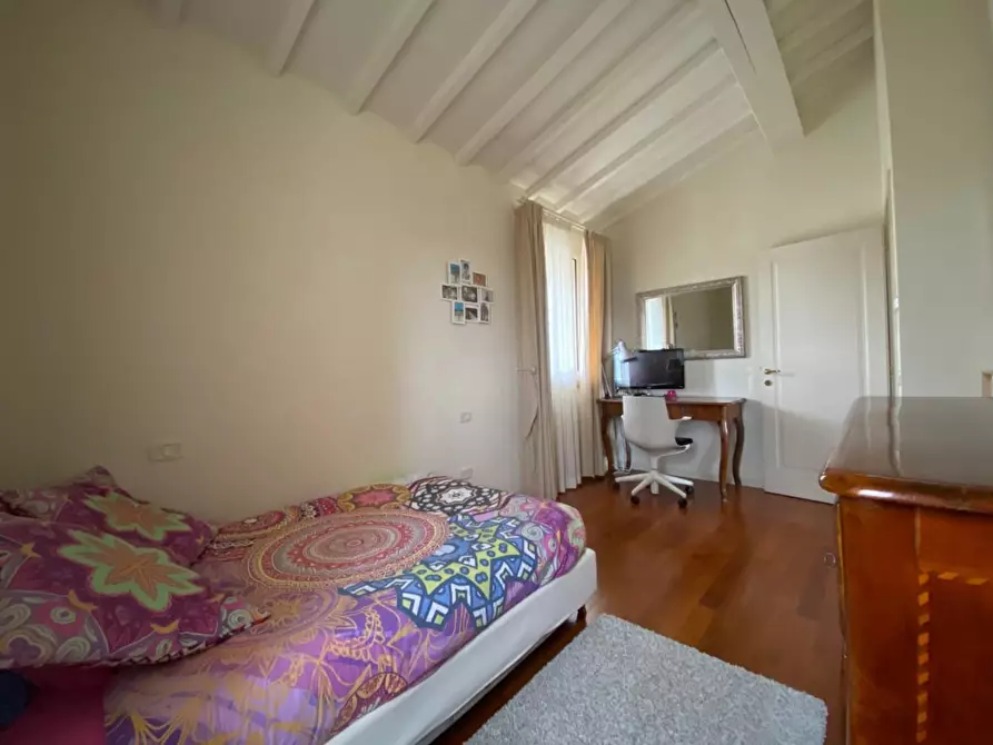 Immagine 38 di Casa colonica in vendita  a Montopoli In Val D'arno