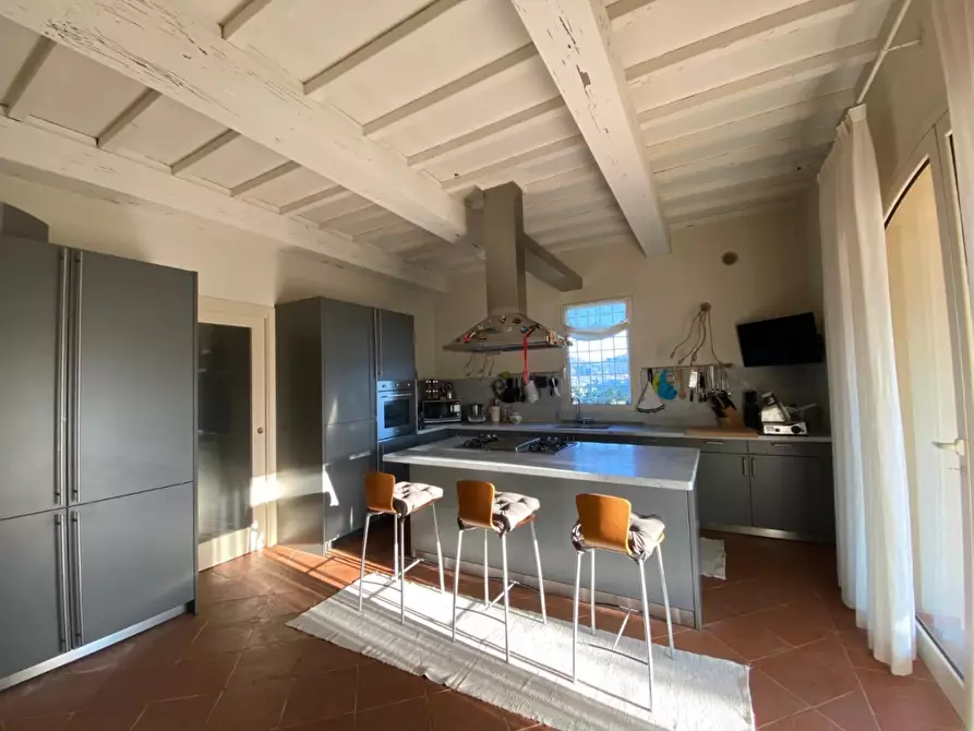 Immagine 2 di Casa colonica in vendita  a Montopoli In Val D'arno