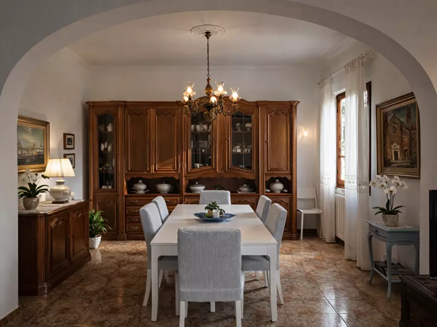 Immagine 2 di Villa in affitto  a Forte Dei Marmi