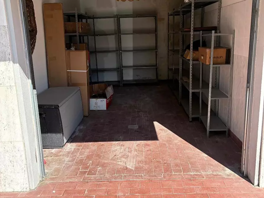 Immagine 1 di Garage in affitto  a Pisa