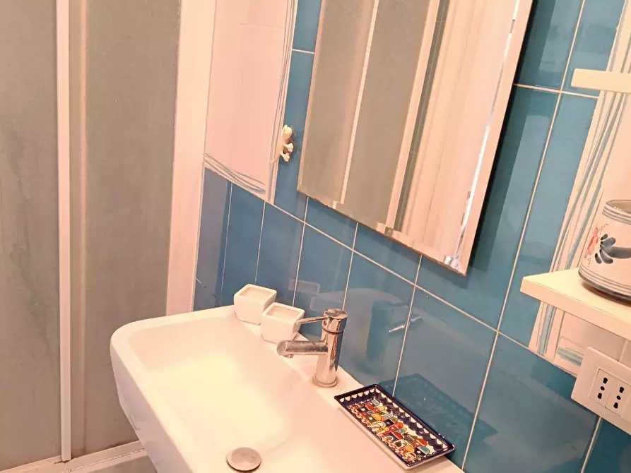 Immagine 11 di Appartamento in vendita  a Rosignano Marittimo