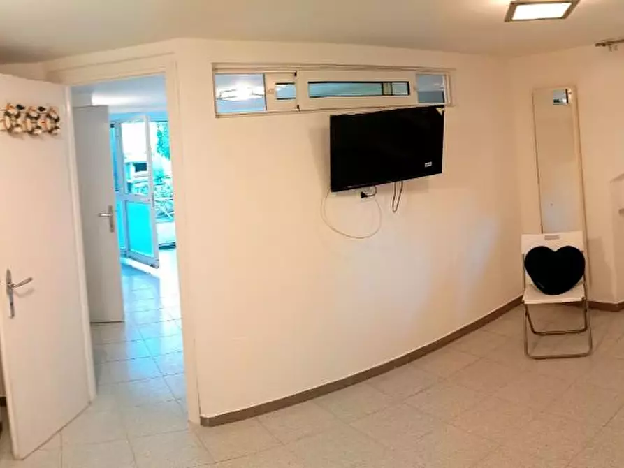 Immagine 15 di Appartamento in vendita  a Rosignano Marittimo