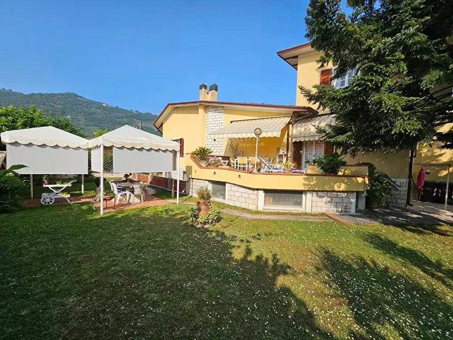 Immagine 3 di Casa indipendente in vendita  a Carrara