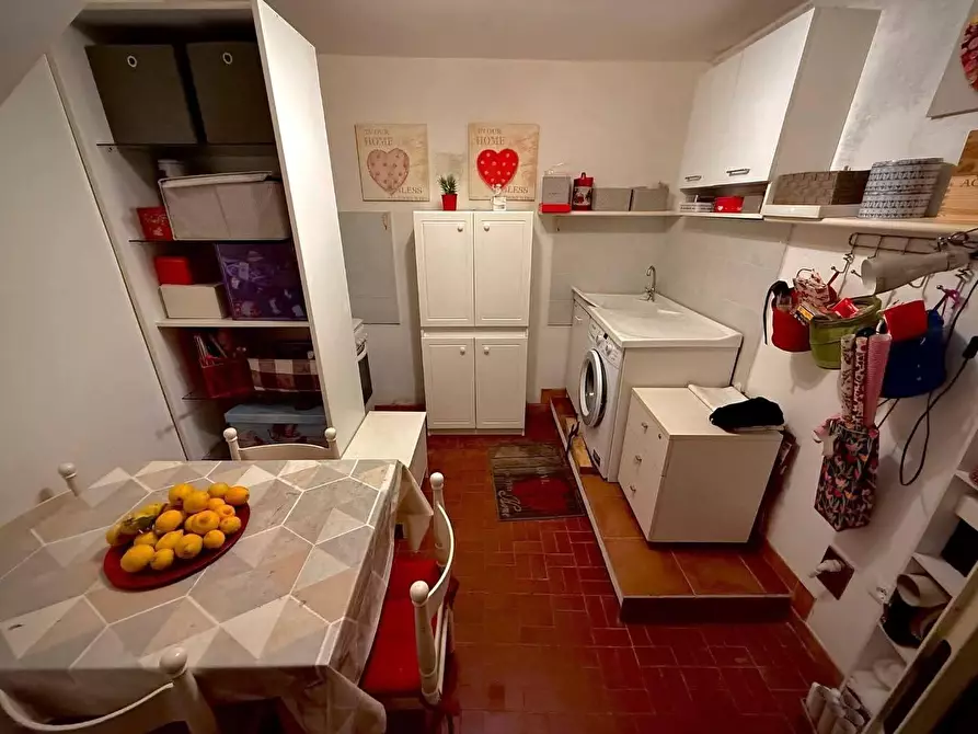 Immagine 9 di Casa indipendente in vendita  a Carrara