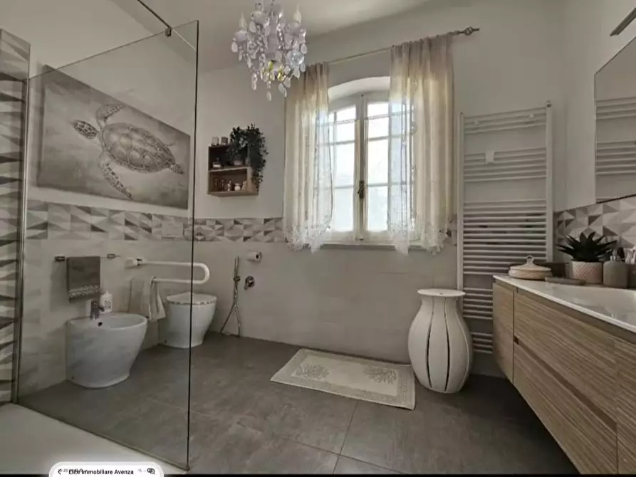 Immagine 7 di Casa indipendente in vendita  a Carrara