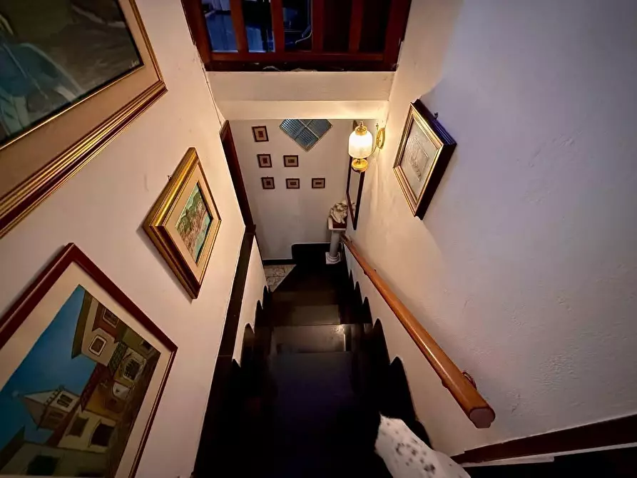 Immagine 10 di Casa indipendente in vendita  a Carrara