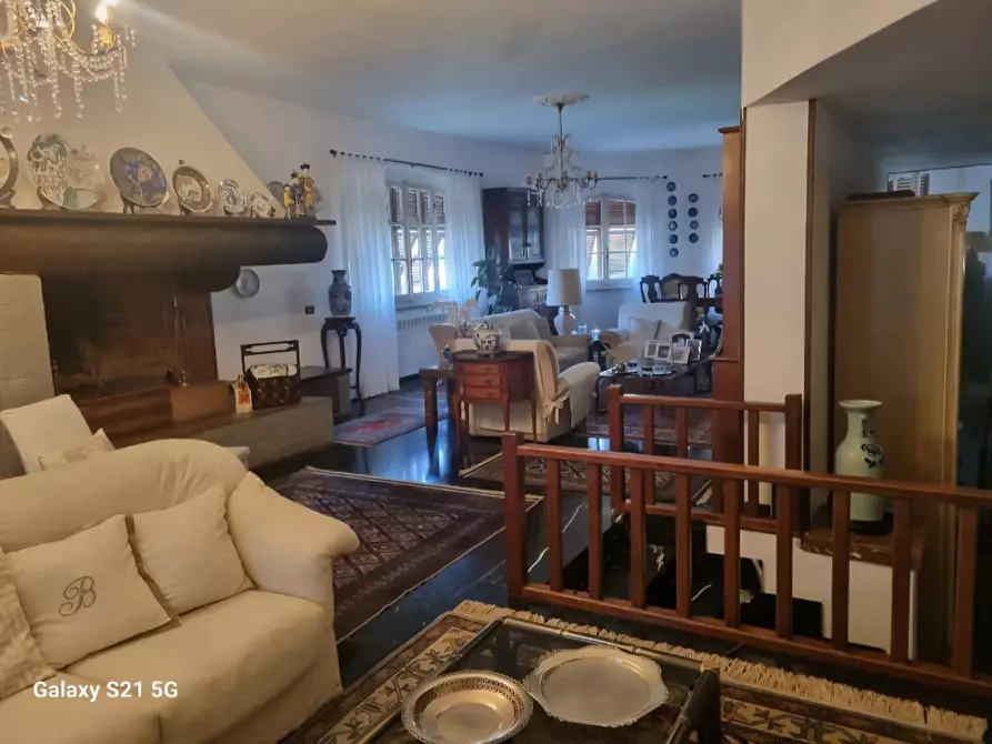 Immagine 11 di Casa indipendente in vendita  a Carrara