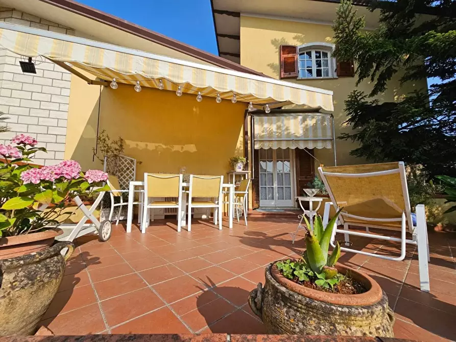 Immagine 18 di Casa indipendente in vendita  a Carrara